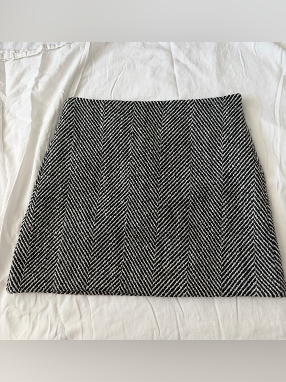 Loft Women's Black & White Chevron Tweed Mini Skirt